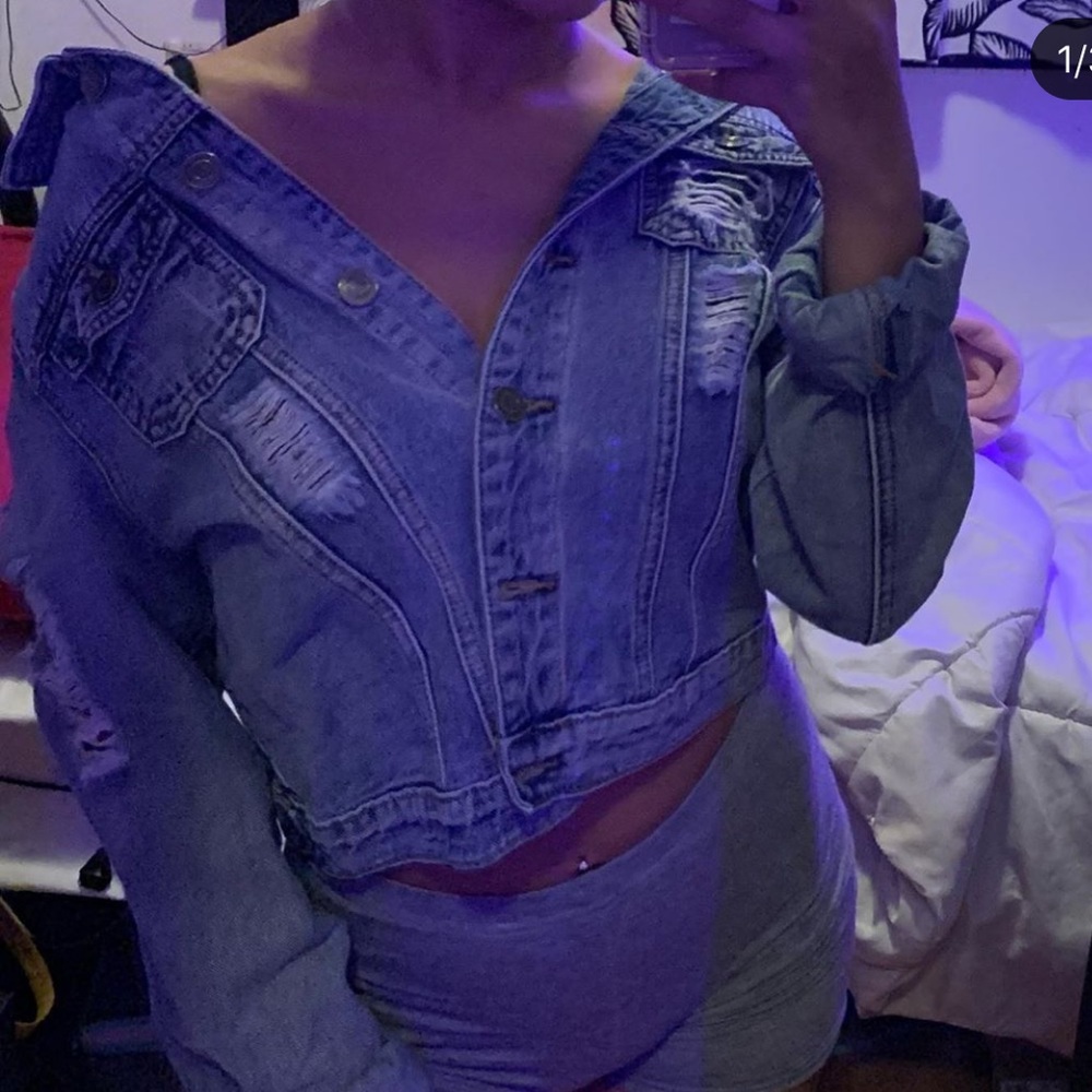 Windsor Distressed jean jacket